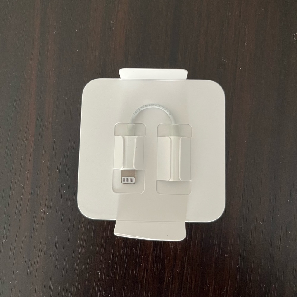 Apple Adapter, Lightning to Headphone Jack